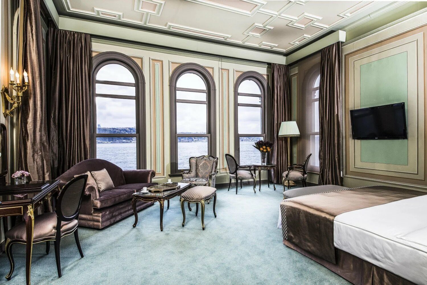 Сайт отелей стамбула. Bosphorus Palace Hotel, Стамбул. Elit Palace Hotel. 4* Стамбул. Гостиница дворец в Стамбуле. Стамбульская отель шикарная.