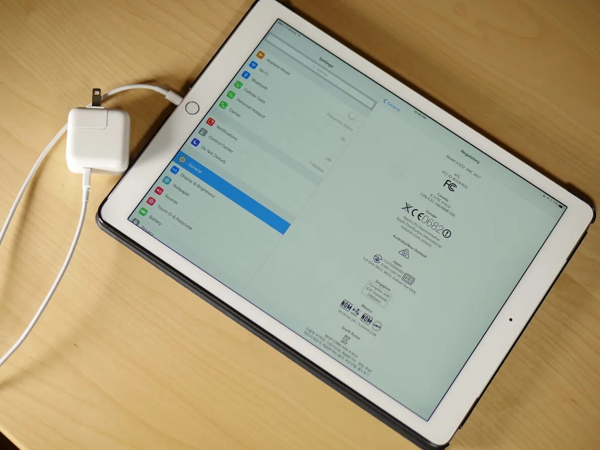 Зарядка для планшета Apple IPAD. Зарядка на айпад 10.9. IPAD Pro Charger. Айфон айпад планшет зарядка. Как зарядить айпад