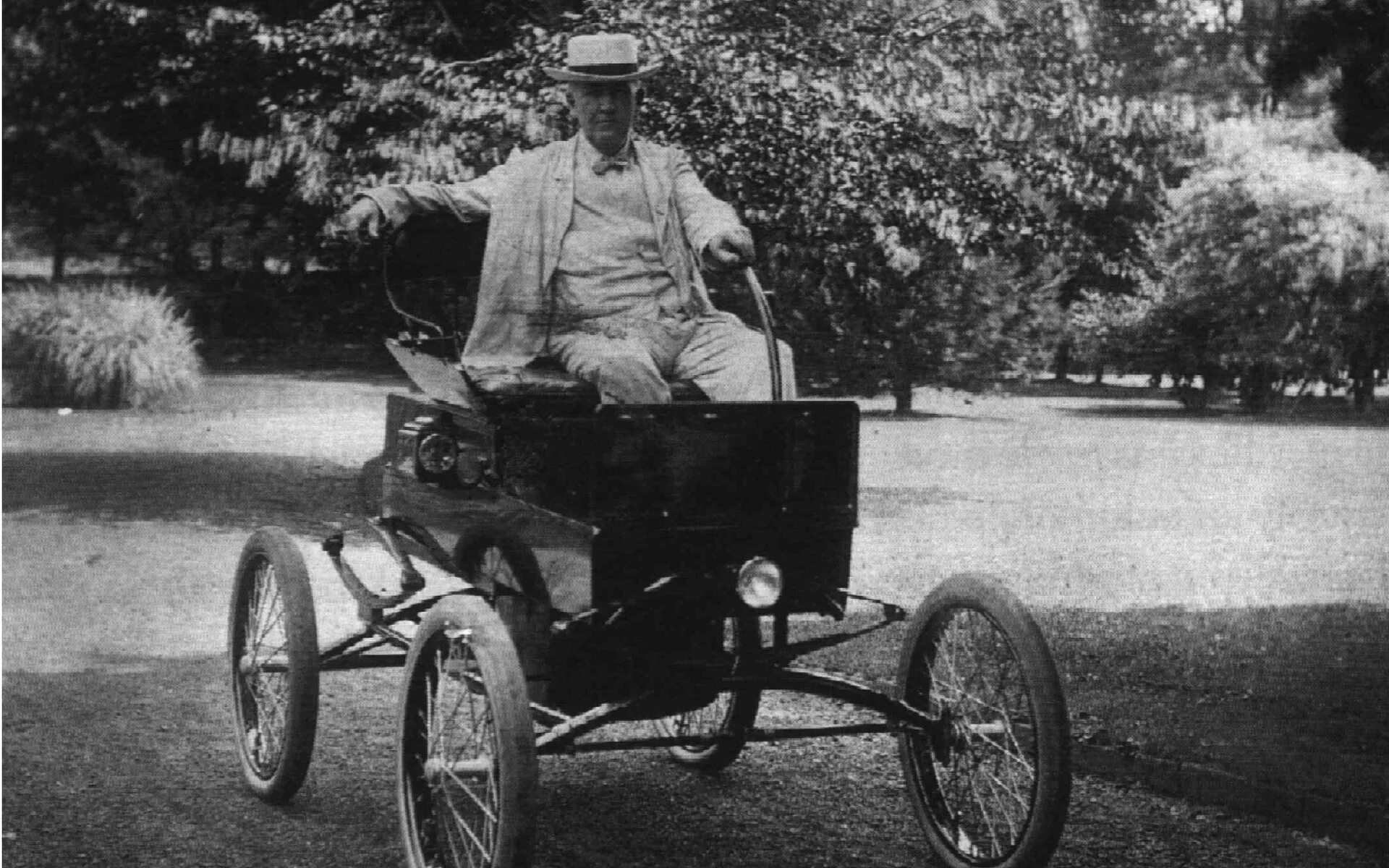 Первый электромобиль. Первый русский электромобиль ипполита романова 1899 г. Первый автомобиль фердинанда порше. Первый автомобиль фердинанда порше. Первый электромобиль робертом андерсоном.