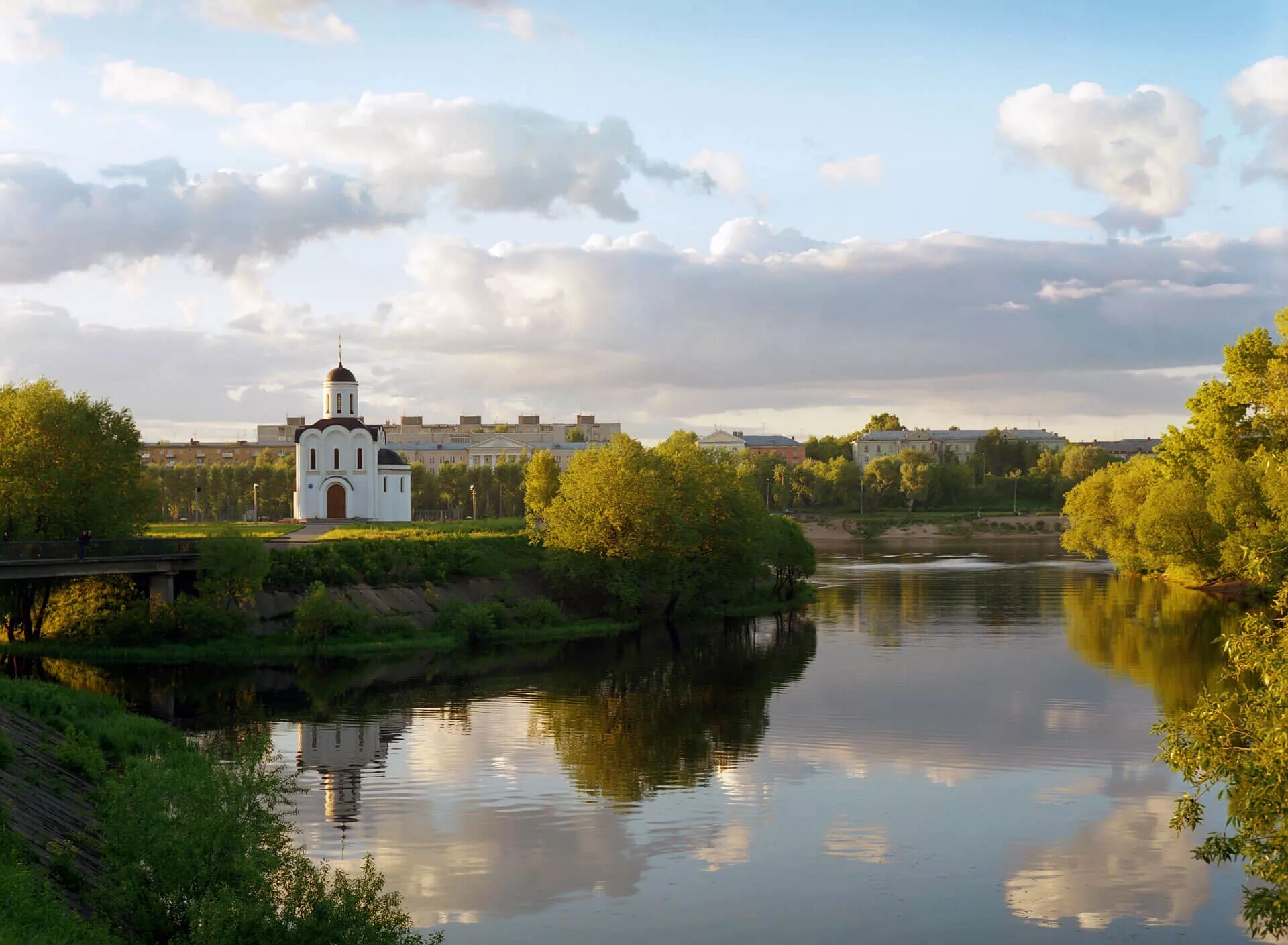 Тверь летнего. Город Тверь. Тверская область Тверь. Природа города Тверь. Тверь осенью.