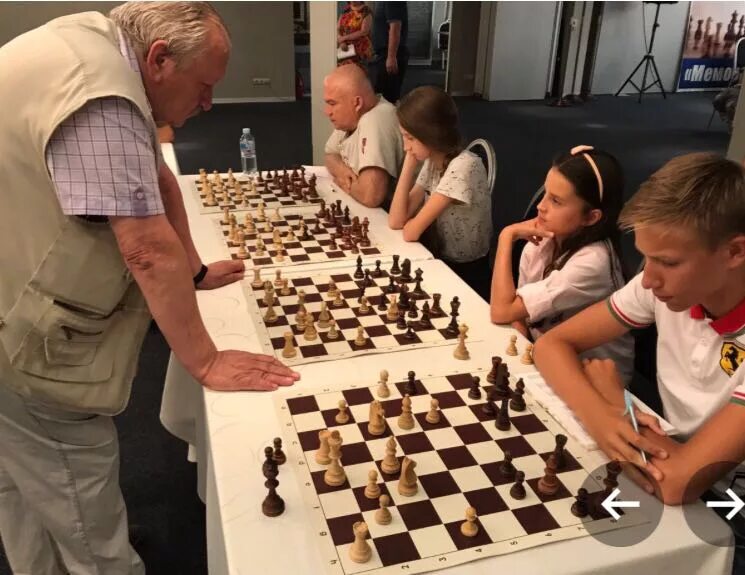 Одновременная игра в шахматы. Одновременная игра в шахматы. Шахматы волгоград. Сеанс одновременной игры в шахматы. Шахматы азия.