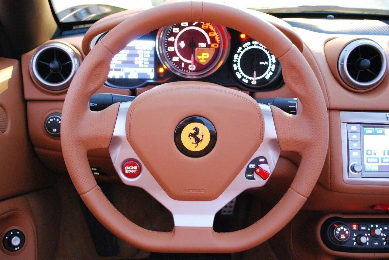 Руль машины крутой. Салон машины. Бмв м5 салон. Ferrari f60 салон. Bmw m3 руль карбон.