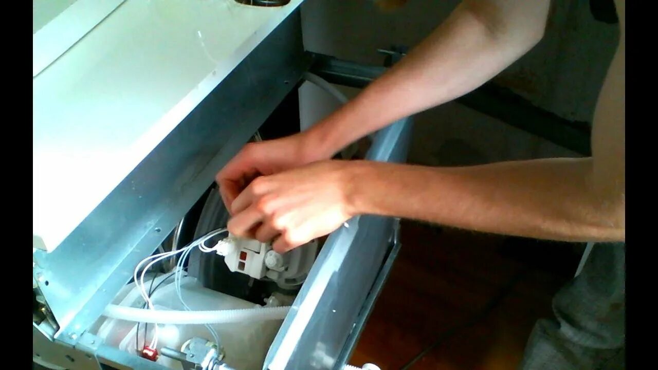 Посудомойка вирпул ошибки. Посудомоечная машина whirlpool dwh b00. whirlpool dwh b00w. посудомоечная машина whirlpool ikea dwh b00. посудомойка вирпул икеа.