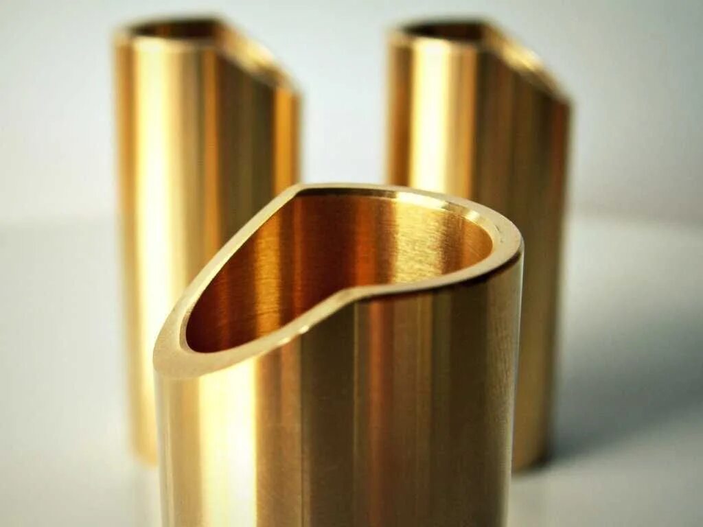 Медные сплавы латунь. Латунь brass. латунь сплав из меди. сплавы металлов латунь. томпак сплав.