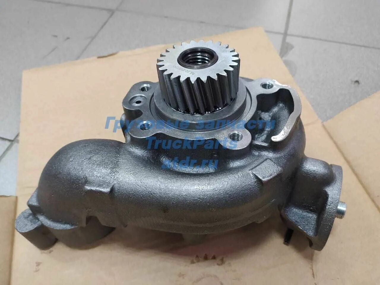 Помпа volvo. 7. Насос водяной volvo td70g. Помпа volvo penta. Помпа вольво 940.