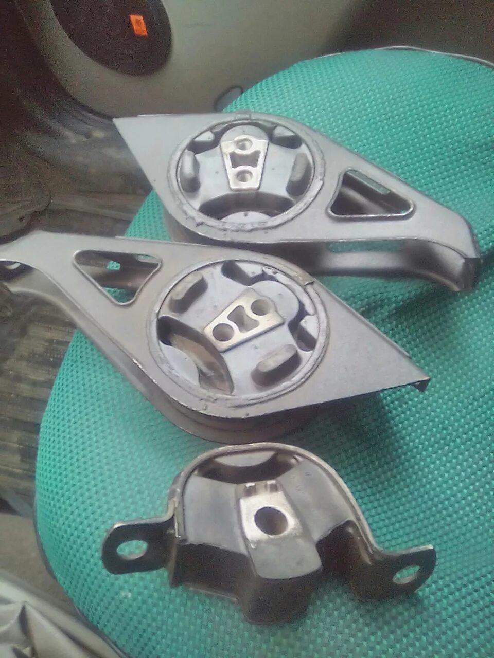 Подушка калина. Lada kalina 1 передняя опора двигателя. Подушка калина. Размер торекса на правую опору двигателя калина. Опора двигателя 1118 правая.