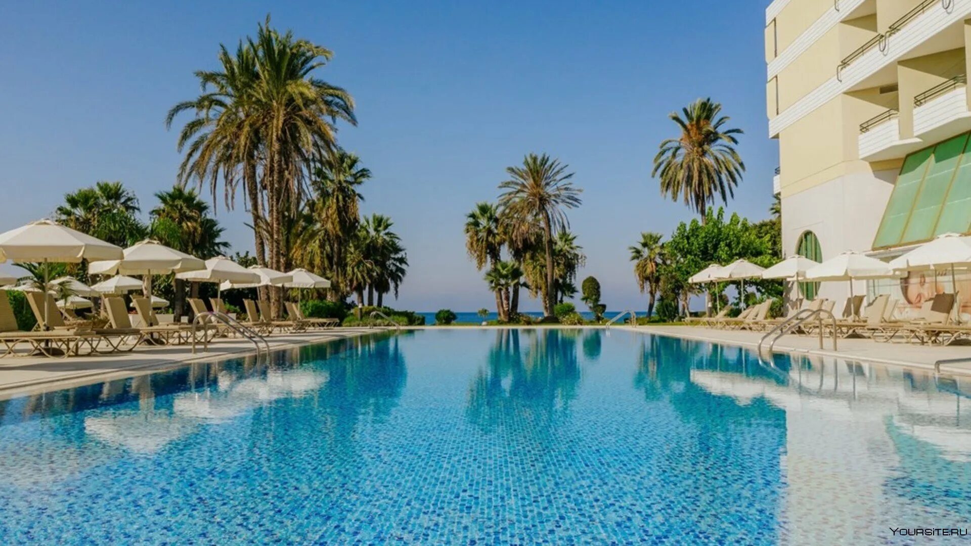 Пафос кипр отели. Mayot пафос. Пафосский замок пафос. Отель mayfair пафос кипр. Аква виладж.