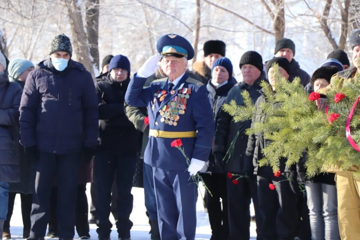 Новости про курганскую область. 15 Февраля день вывода войск из Афганистана. Возложение венков афганцами в Зырянке. Венок афганцам. Картинки солдат афганцев Шатровского района Курганской области.