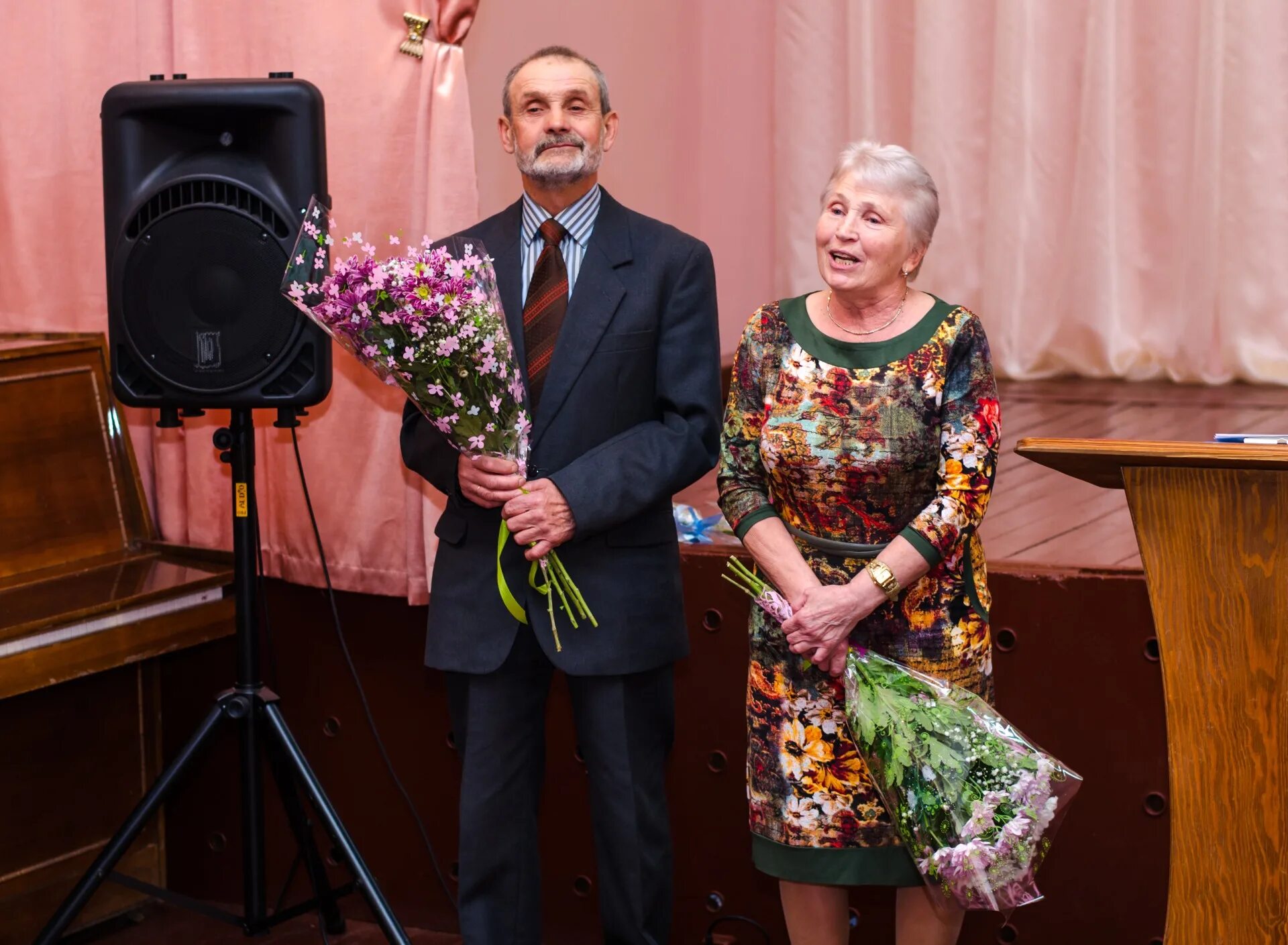 вихоревская сош 2. вихоревские педагоги. школа 2 вихоревка фото. город вихоревка школа 2. вихоревская вечерняя школа.