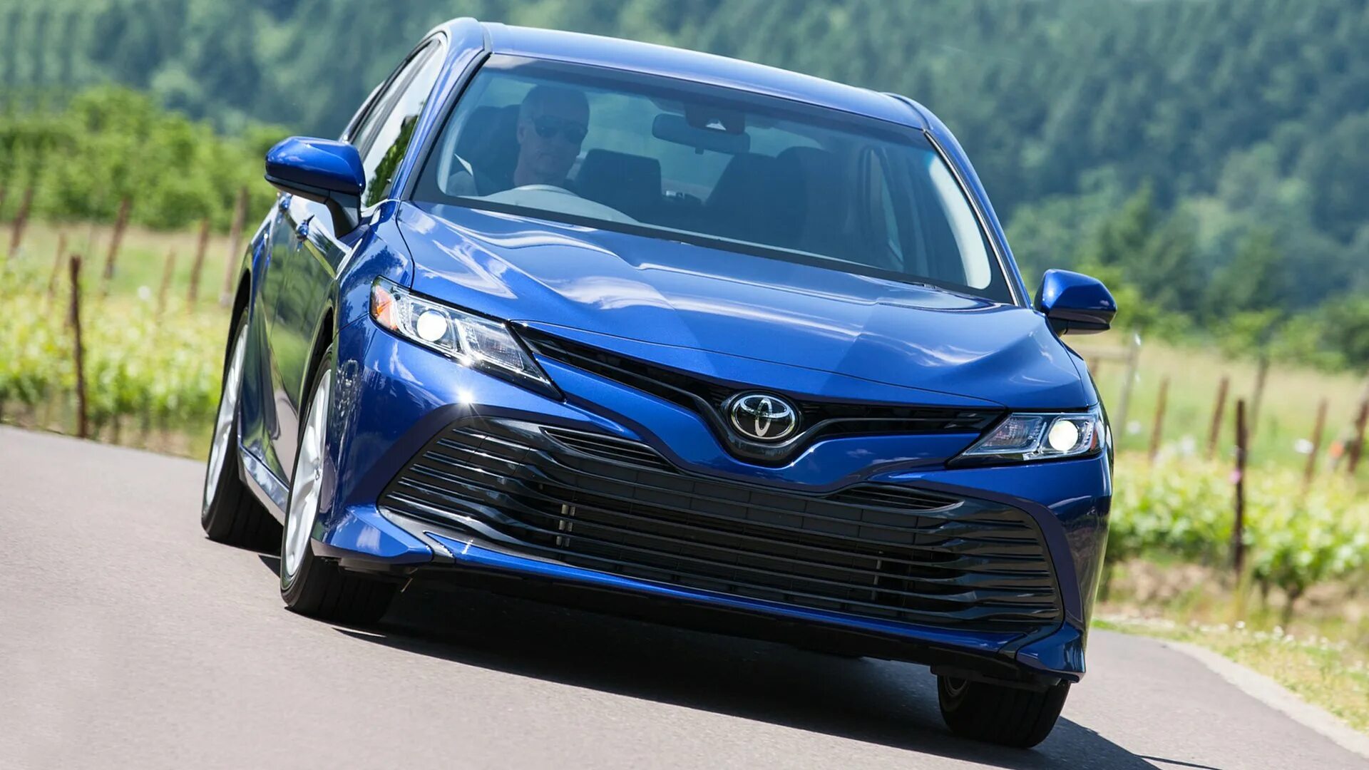 Camry 75. Тойота Камри 75. Toyota Camry 2020 синяя. Камри 70 и Камри 75.