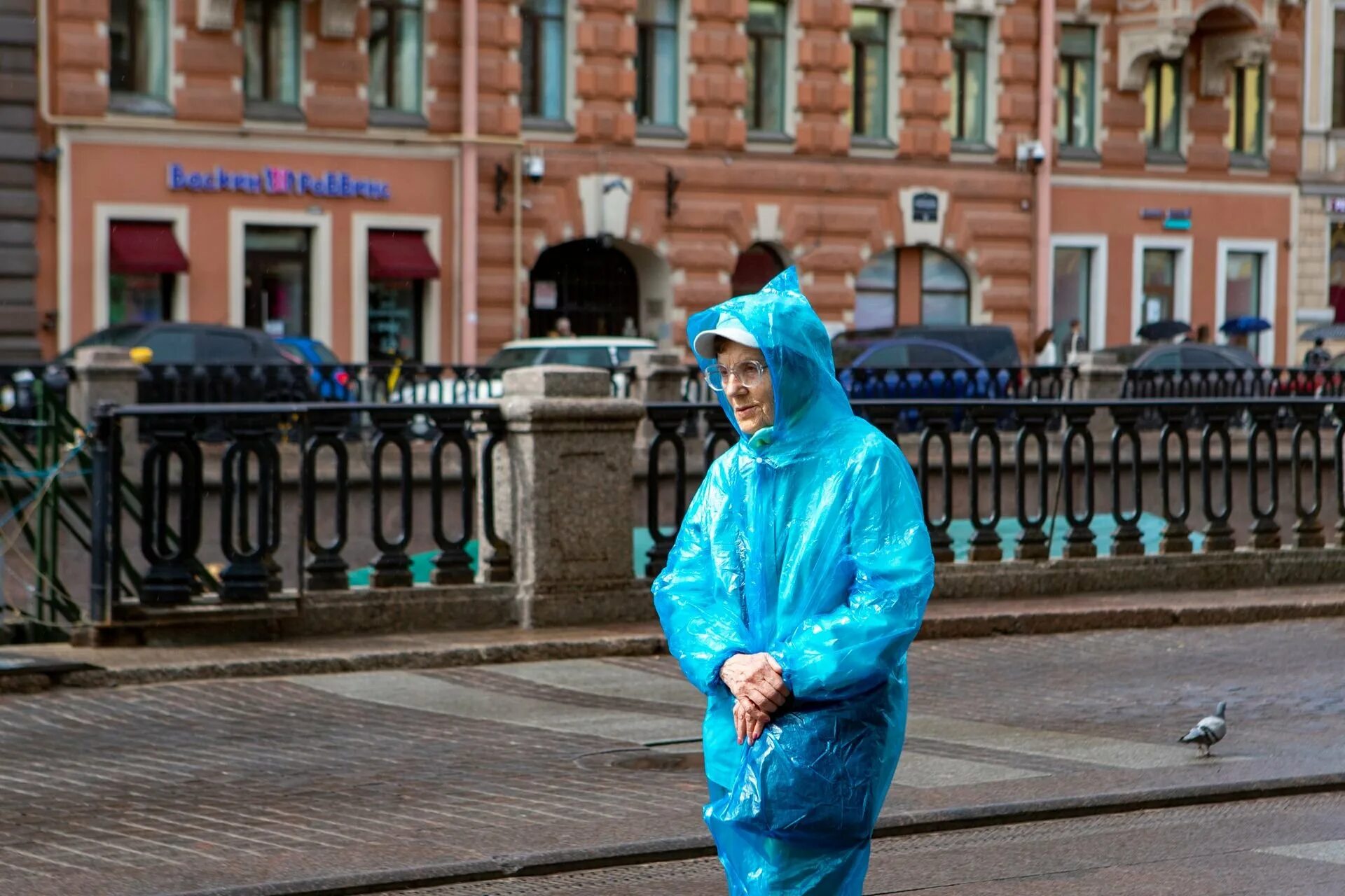 Дождь в Петербурге. Санкт-Петербург в дождик. Дождь на Невском. Белые ночи Санкт-Петербург.