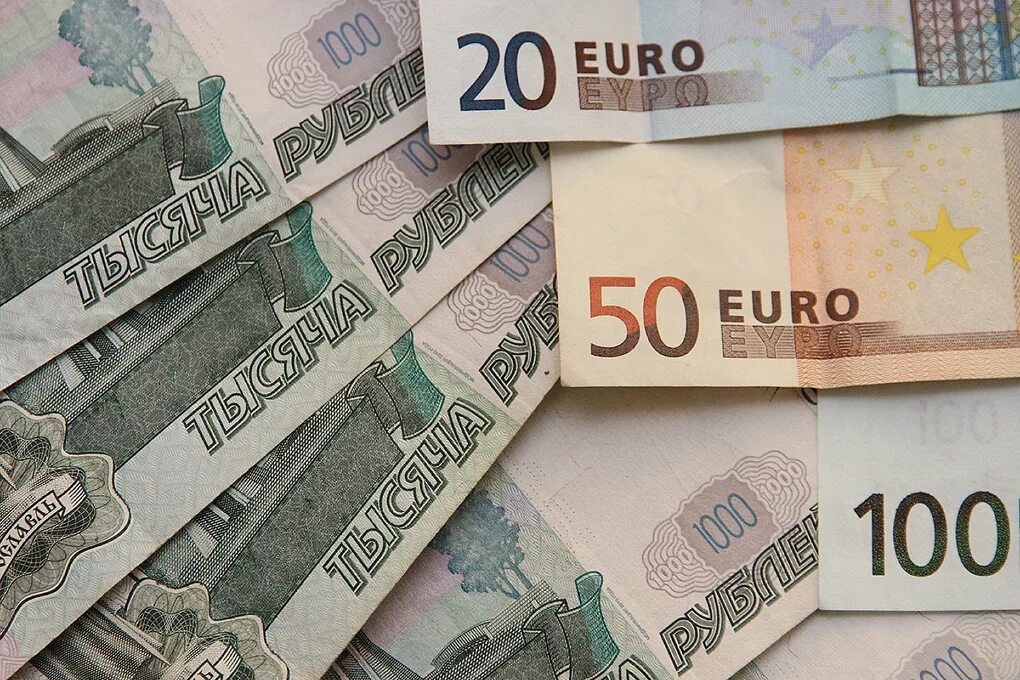 55000 рублей в евро. Евро в рубли. Доллар евро рубль. Доллары евро рубли картинки. Доллары в рубли.