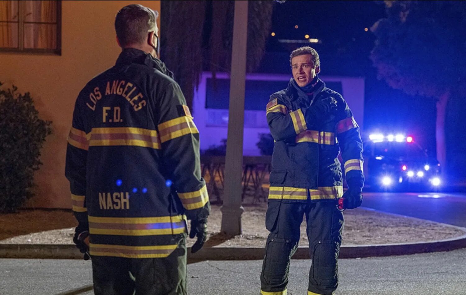 911 служба спасения афина грант. 911 служба спасения сколько. 911 служба спасения эван бакли. 911 служба спасения 2018. Служба 911 сериал.