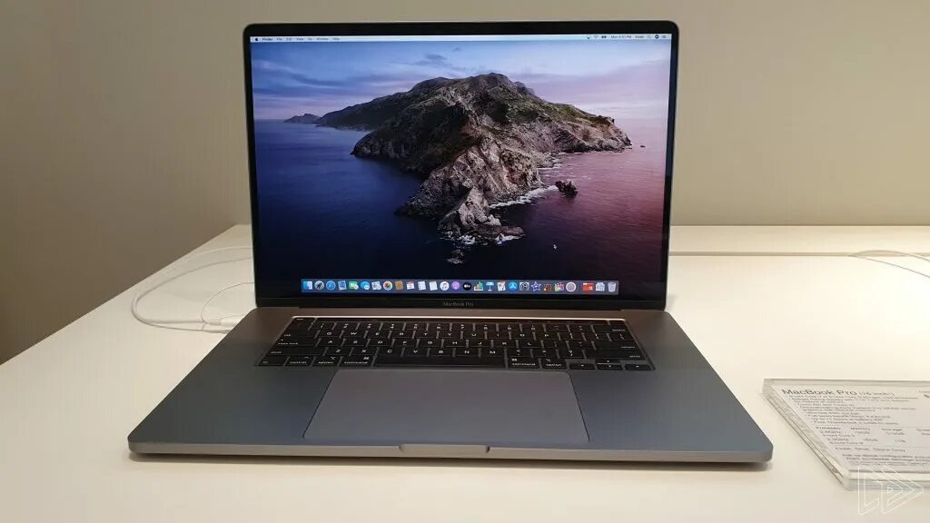 Macbook pro 14 18 512gb. MACBOOK Pro 2021 16 дюймов. Макбук 2021. MACBOOK Pro 16 inch. Макбук про 16 2021.