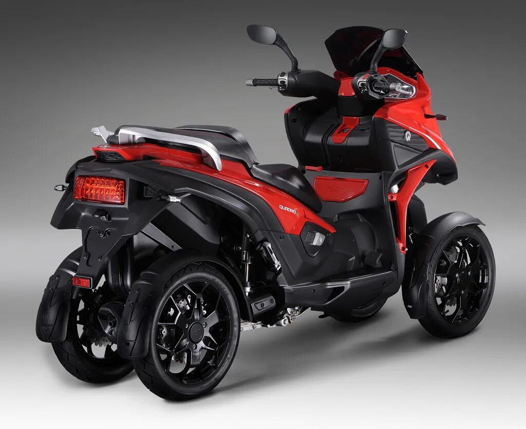 Скутер квадро 4. Электроквадроцикл eliq rm 650. Qooder. Скутер quadro 4d. Квадроскутер.