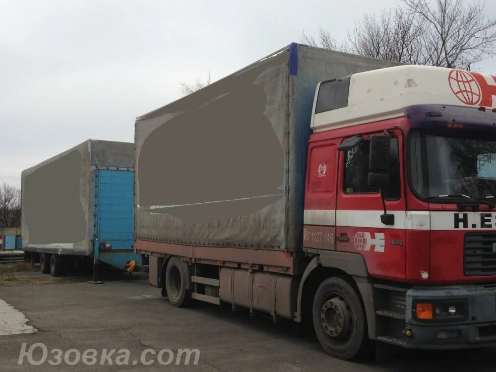 Опрокидывание фуры. Грузовики донецк. Грузчики донецк макеевка. Швейцария грузовики. Гумконвой мчс россии.