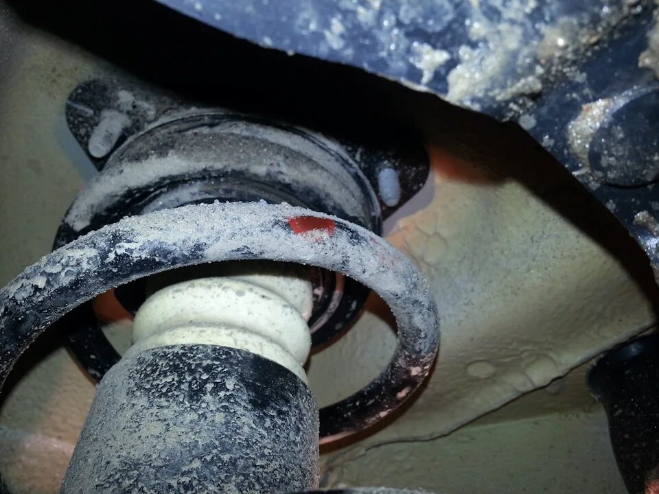 Скрип в передней подвеске при повороте. Hyundai tucson 2008 подвеска. Скрип спереди рено меган 2. Скрип в передней подвеске при повороте. Резиновый скрип в передняя подвеске нива 2121.