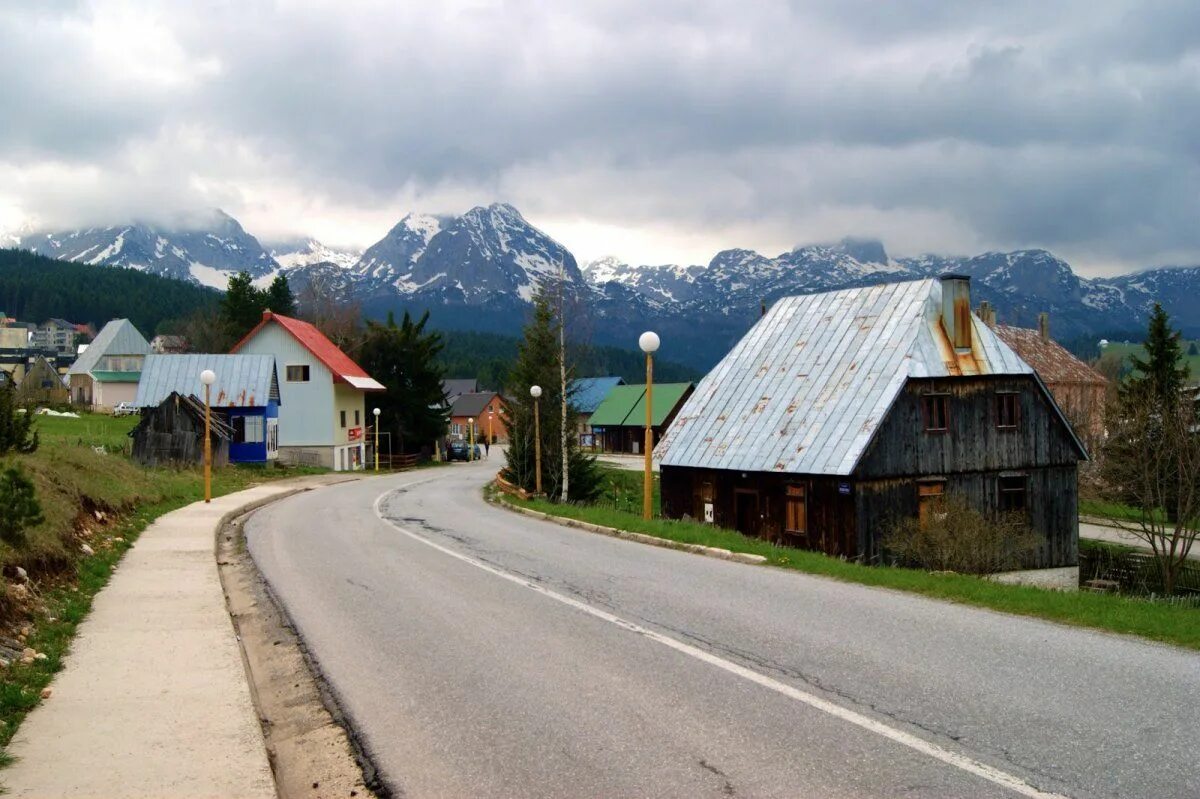 Жабляк черногория. Черногорье Жабляк. Zabljak Черногория. Черногория город Жабляк. Черногория Жабляк Жабляк Черногория.