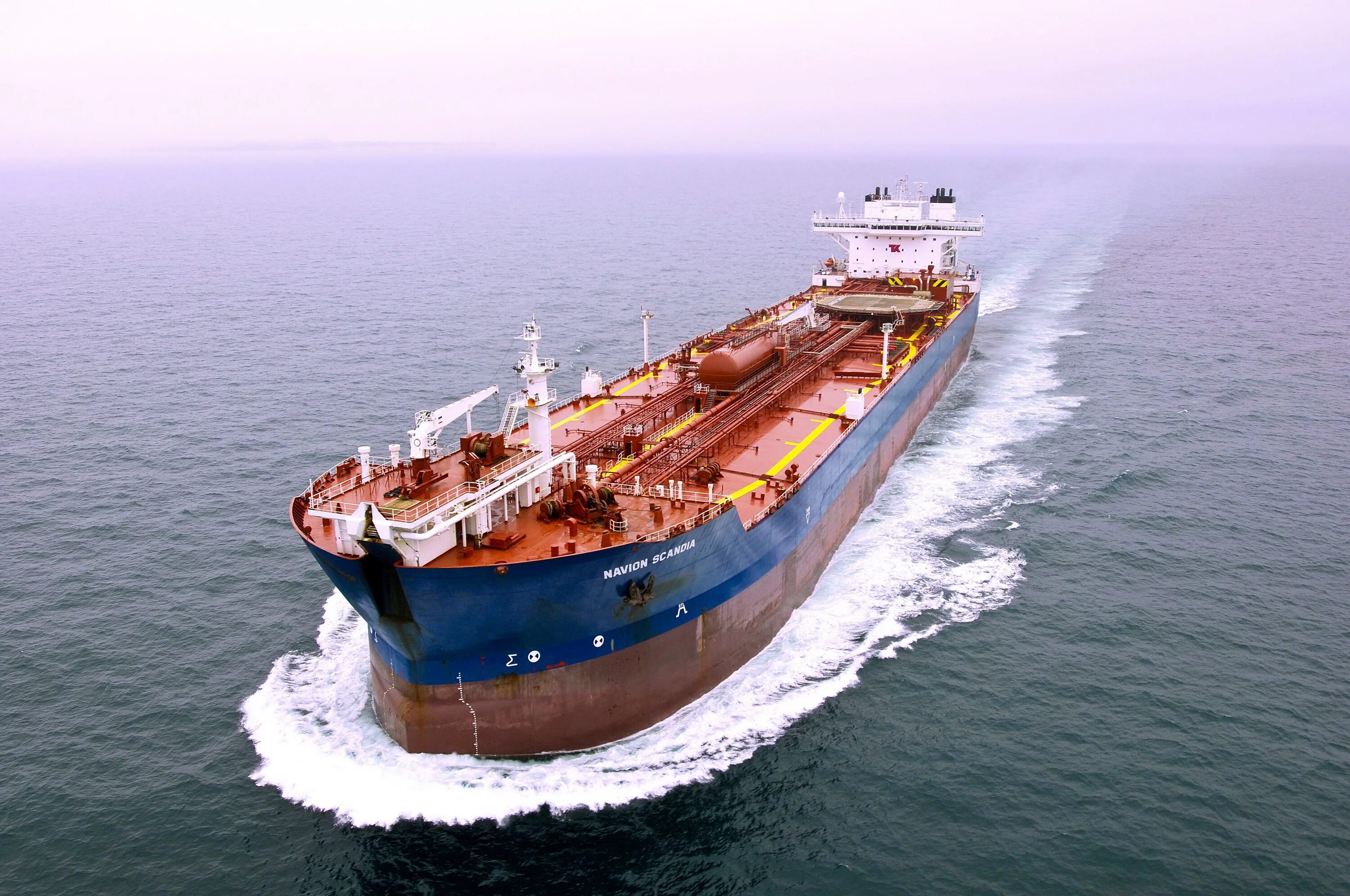 Сухогрузное судно. Балкер судно. Балкер лесовоз. Морской нефтеналивной танкер. Балкер dwt 87300.