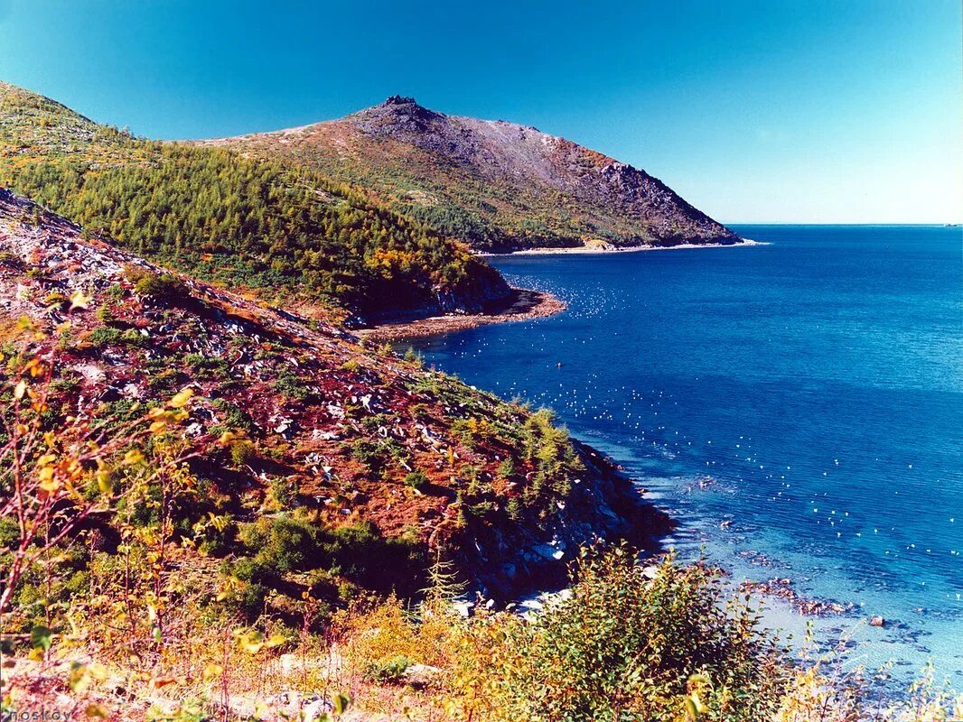 Побережье охотского моря. Охотское море магадан. бухта нагаева магадан. магаданский берег охотского моря. магадан бухта нагаева природа.