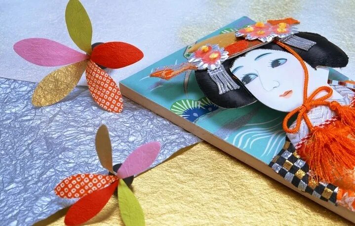 Клеящий аппликацию. Как приклеить аппликацию к холсту. как прилепить аппликации. лозунги к рукоделью клеить аппликации.