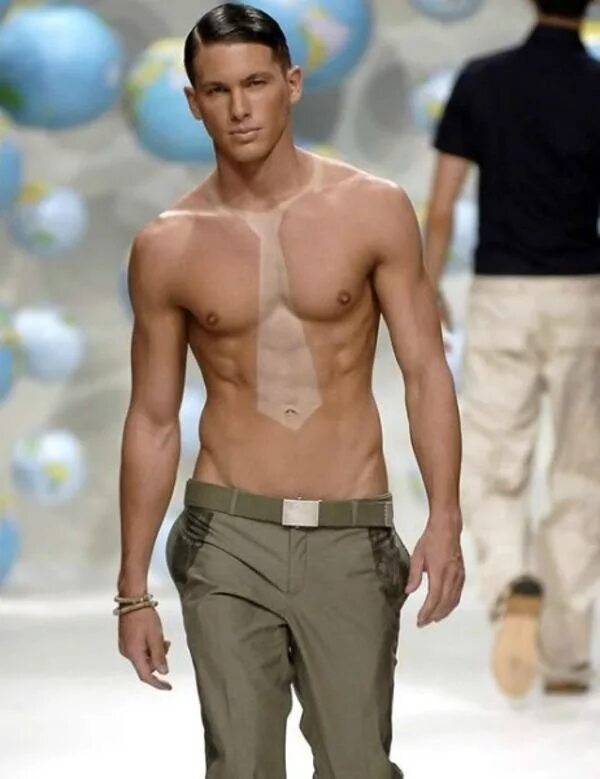 Самый загорелый человек. Самый загорелый человек. Рыжий афроамериканец. Самый загорелый человек. Рыжие люди.