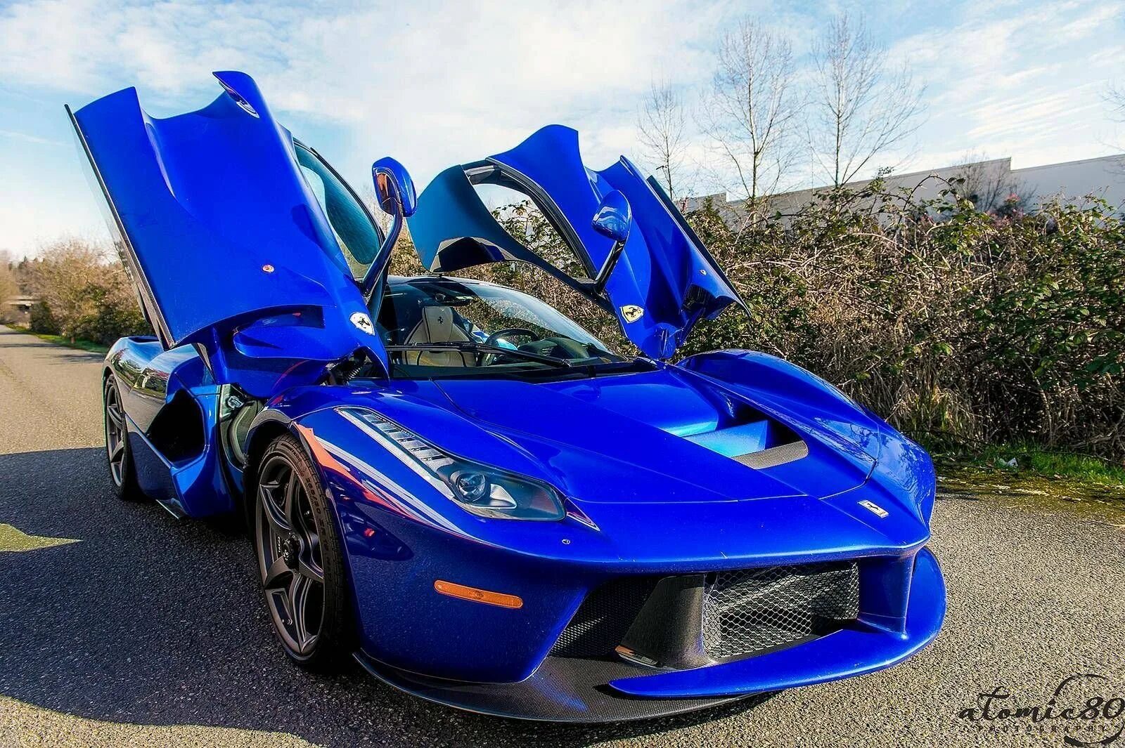 Открой картинки машин. Ferrari Enzo 2020 синяя. Ferrari LAFERRARI. Ferrari LAFERRARI синяя. Ламборджини ЛАФЕРРАРИ.