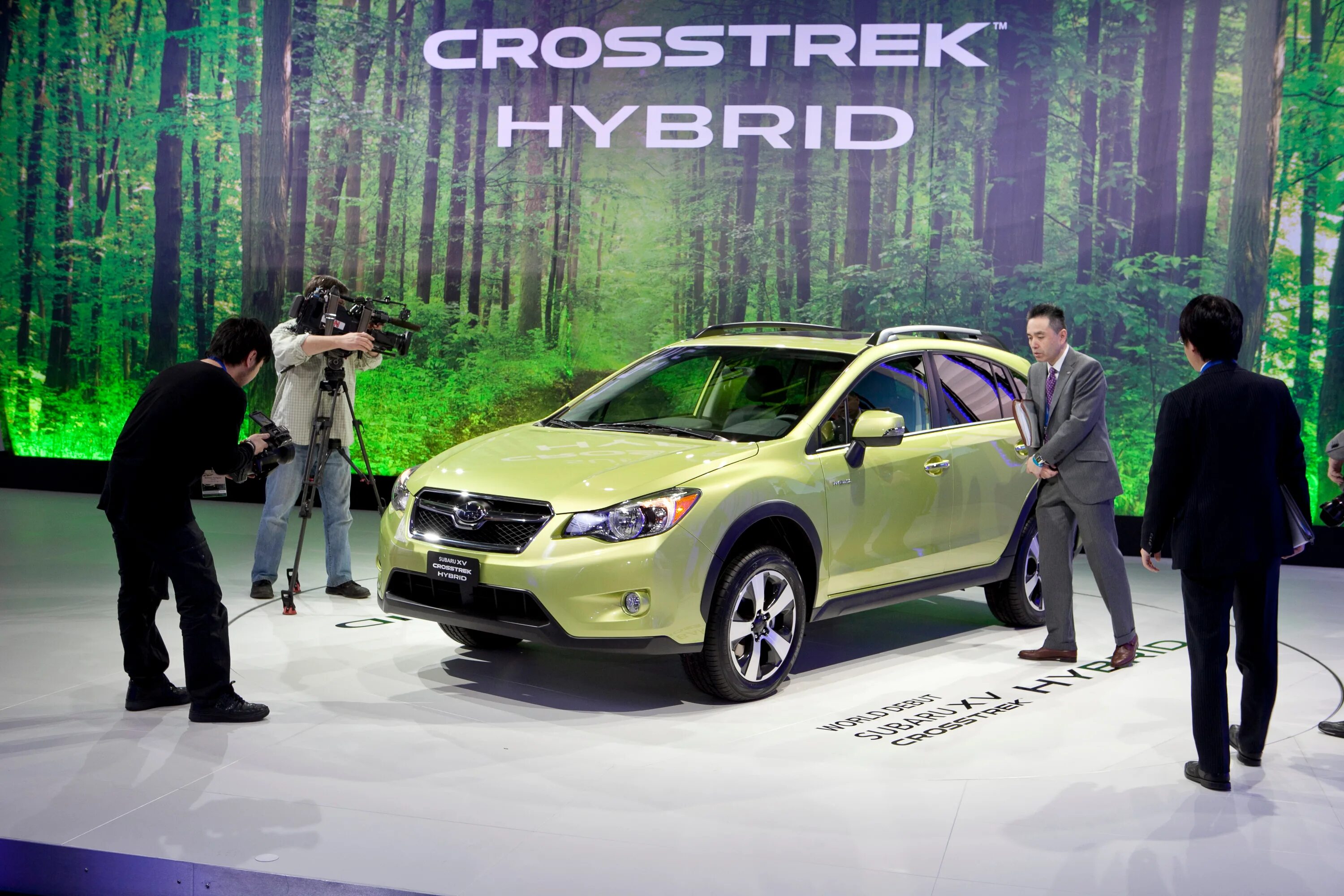 Авто ру кроссовер. Subaru Crosstrek 2014 гибрид. Subaru Crosstrek Hybrid. Subaru Crosstrek 2014 фотографии. Subaru Crosstrek 2014-15.