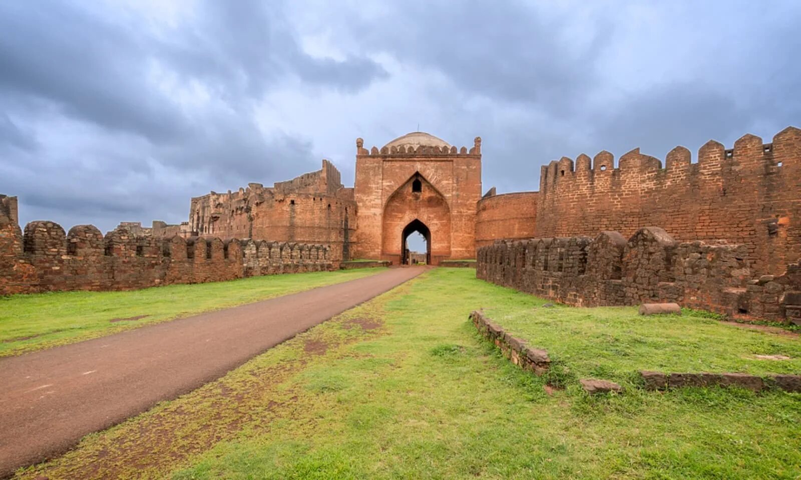 The oldest monuments are