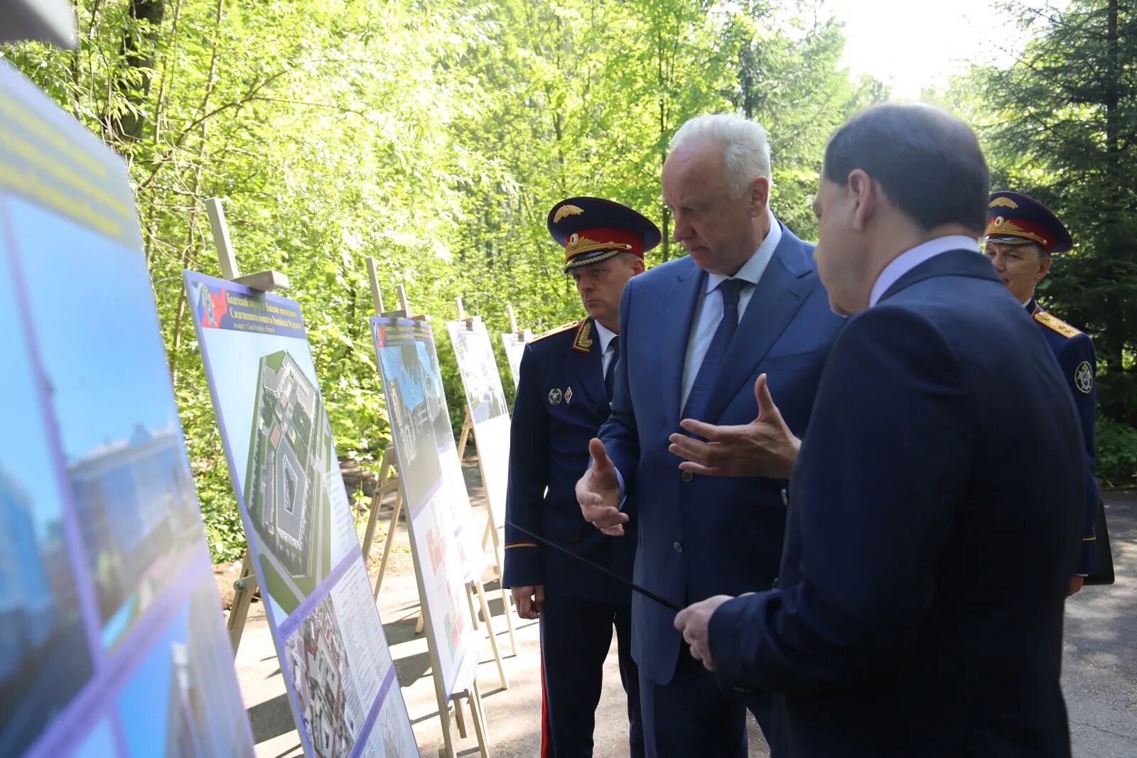 Кадетский санкт петербургский следственного комитета. Следственный комитет петергоф. Следственный комитет петродворец. Гсу ск по ленинградской области. Кадетский корпус следственного комитета санкт-петербург форма.