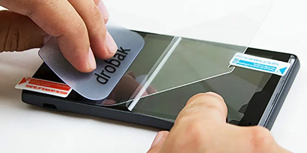 Защитное стекло samsung s9. Наклеить пленку на телефон. Наклеивание защитного стекла. Защитное стекло для xiaomi redmi note 11s. Наклеить стекло с клеем.