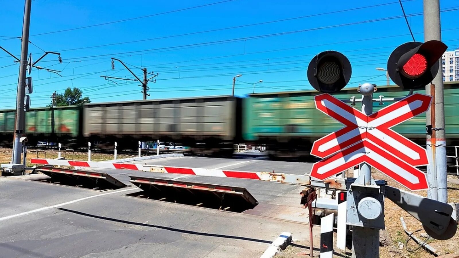 Движение в районе железнодорожных путей