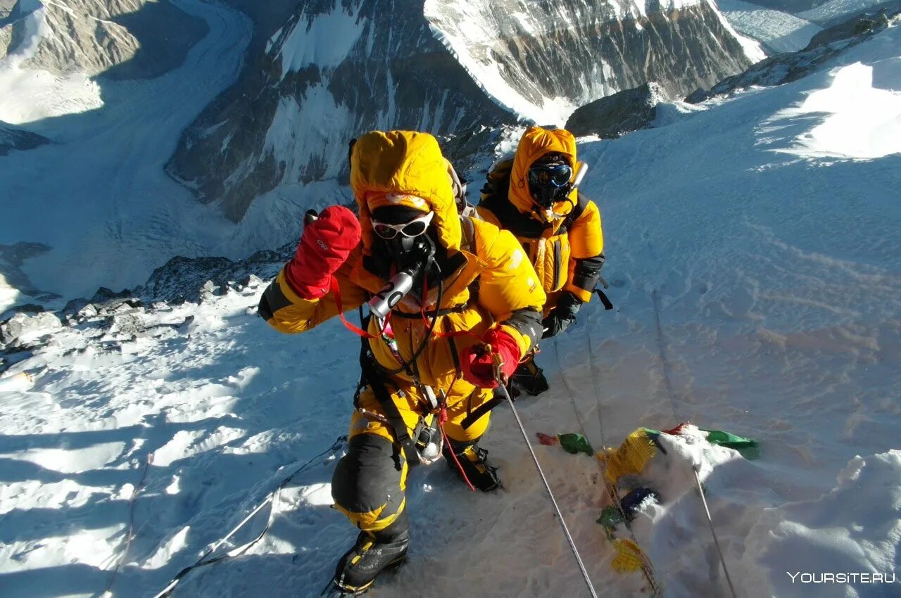 Ханнелора шматц эверест. Два эвереста делали. Два эвереста делали. Два эвереста делали. Гималаи эверест восхождение.
