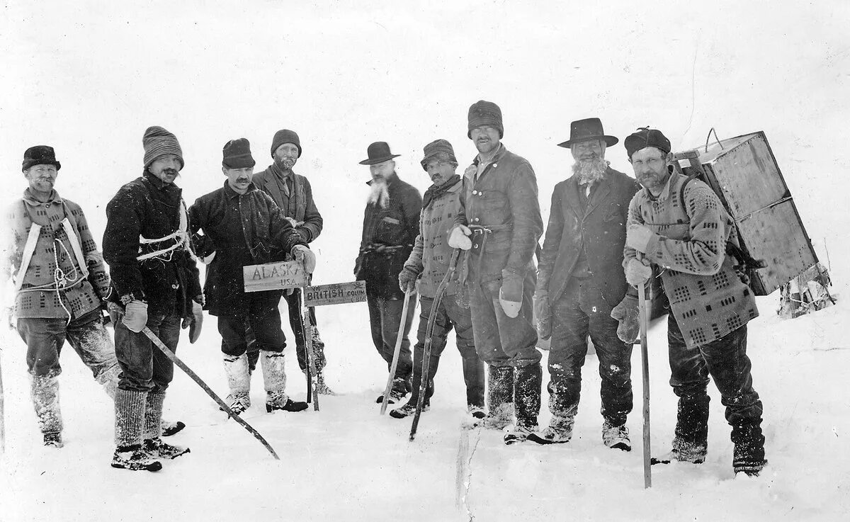 Первые на аляске. Джек Лондон золотоискатели Аляска. Klondike Gold Rush. Золотая лихорадка США 19 век. Золотая лихорадка Аляска Клондайкская Золотая лихорадка.