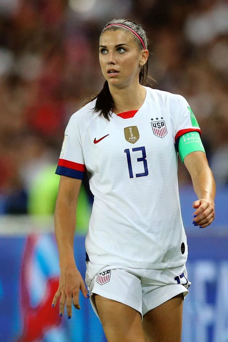 Вики морган. Куртка кожаная esprit женская. Алекс морган (сша) футболистка. Alex morgan футболистка. Кэти макграт.