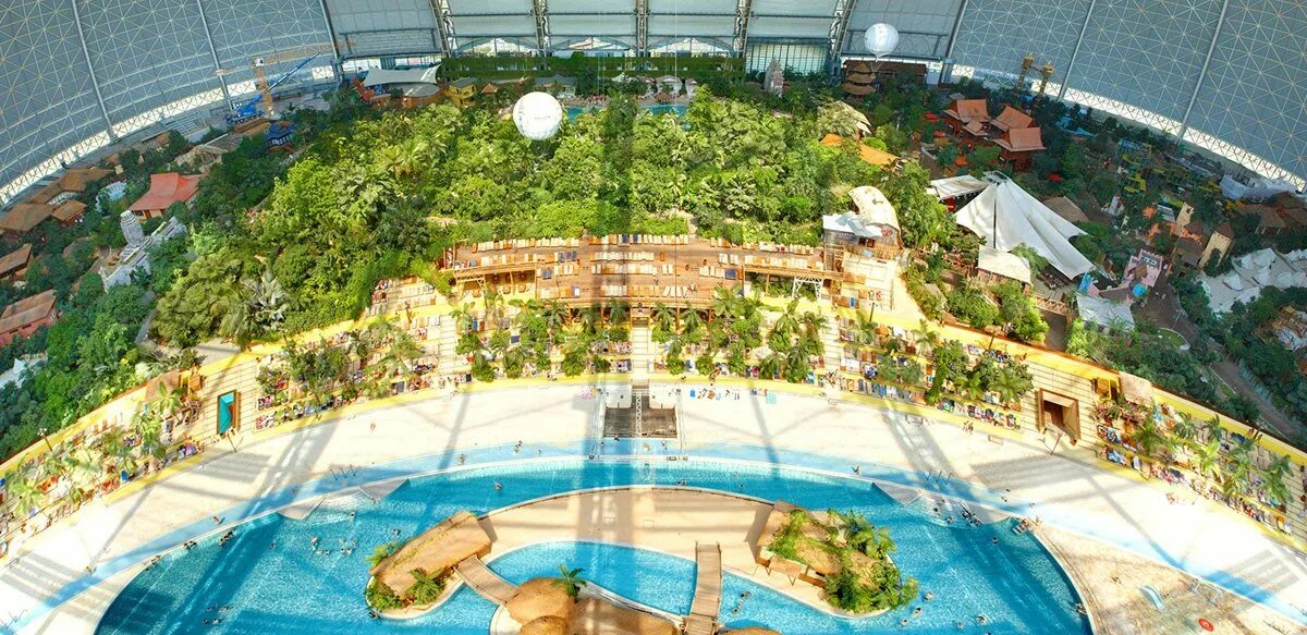 Аквапарк с атмосферой тропических стран в москве. Аквапарк в Германии Tropical Islands. Аквапарк Тропикал Исланд Берлин. Аквапарк Берлин тропические острова. Tropical Islands — тропический «остров» в Германии.