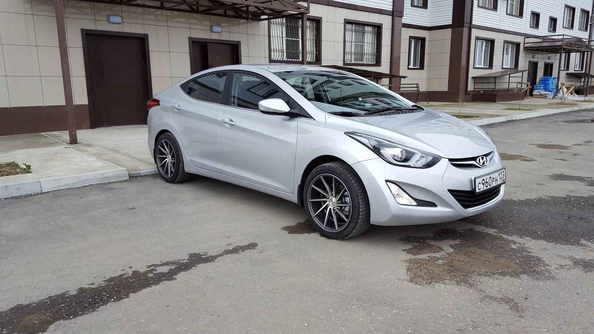 Hyundai Elantra MD r17. Элантра 5 МД. Elantra MD r18. Elantra 5 диски r18.