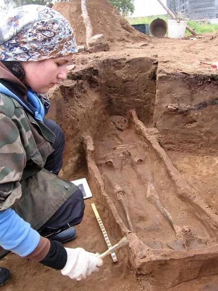 гнездово находки. гнёздово смоленск археологические раскопки. археологические керамические находки. полевая консервация. старая рязань городище раскопки.