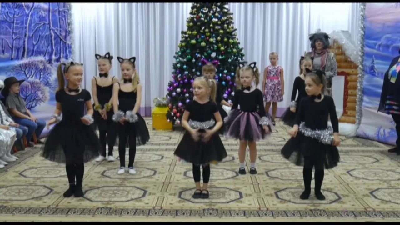 Танец кошек на утреннике. Танец кошек в детском саду. Танец мышек. Кошка детский танец. Костюм мышки для танца.