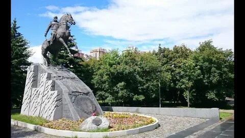 Памятник генералу