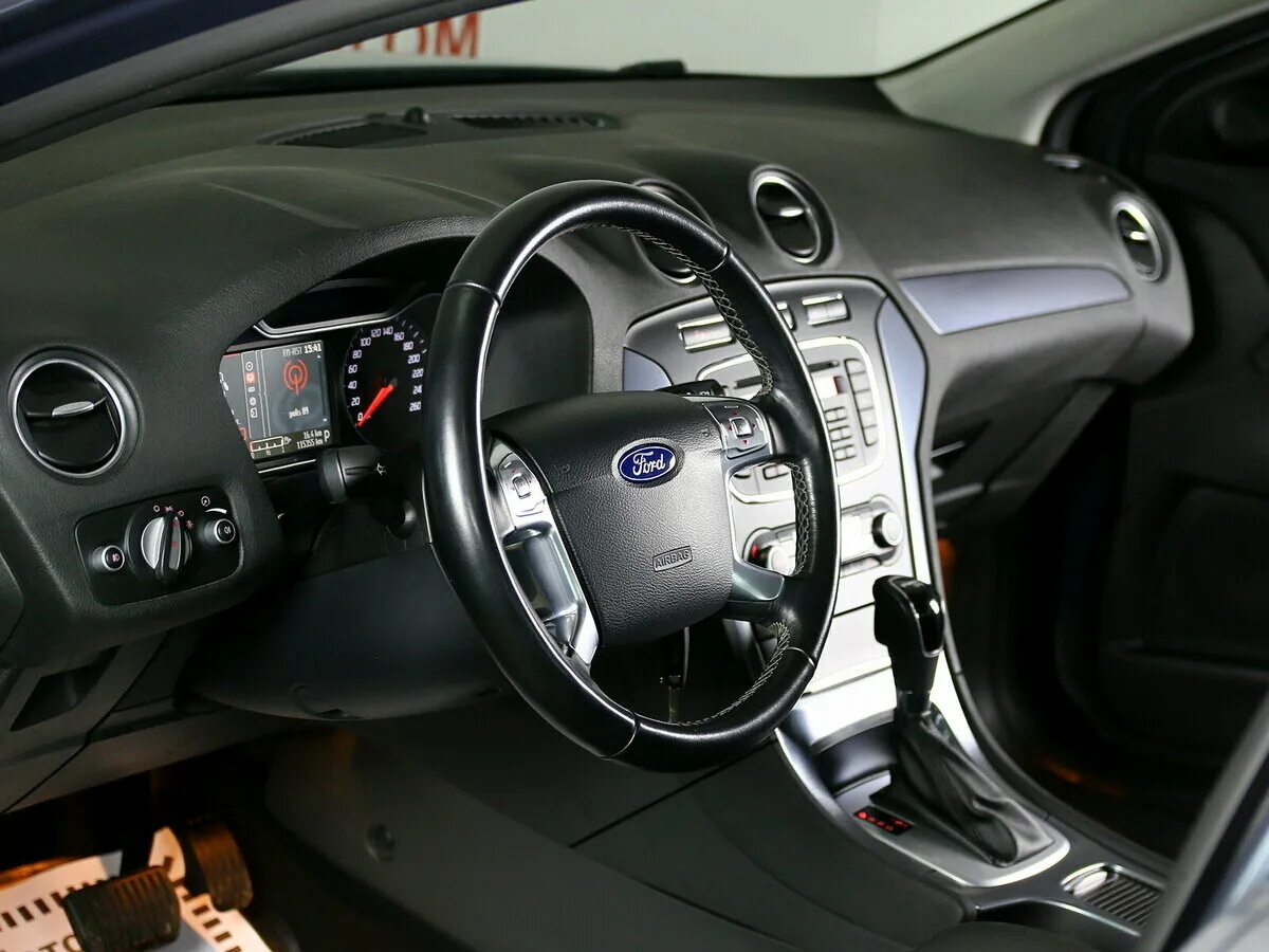 комплектация 70-th anniversary прадо. форд мондео 4 максимальная комплектация. форд мондео 2012 салон. комплектация anniversary. черный форд мондео 4 с черными фарами.