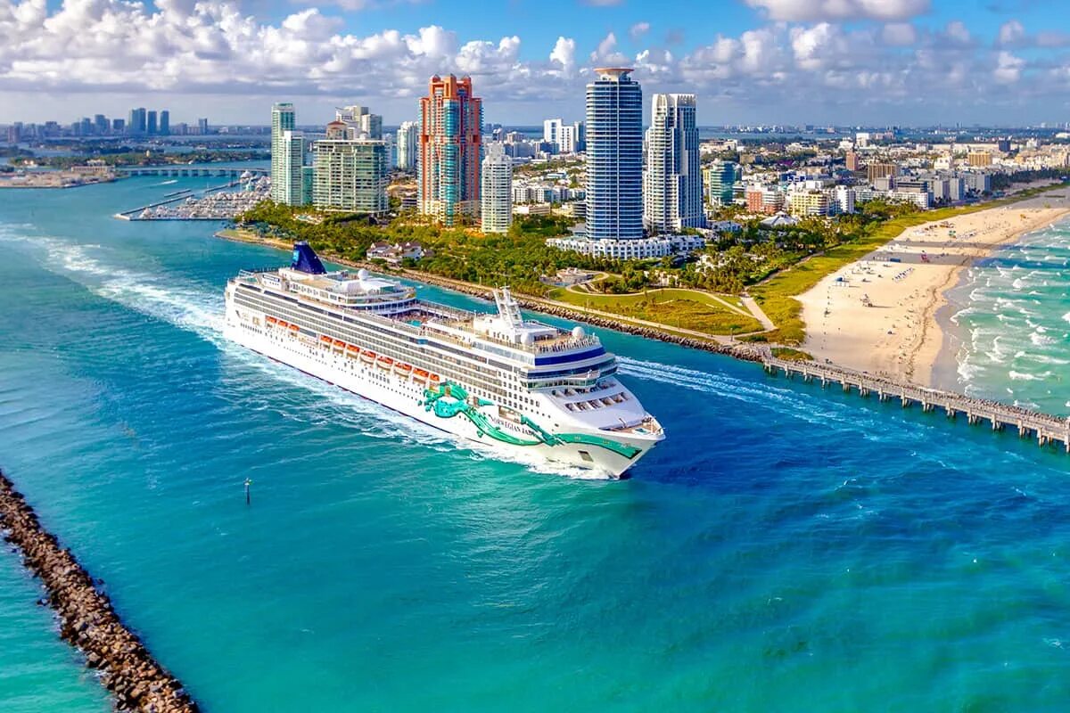 Кариббеан. Лайнер на Багамы. Морской круиз. Карибский круиз.