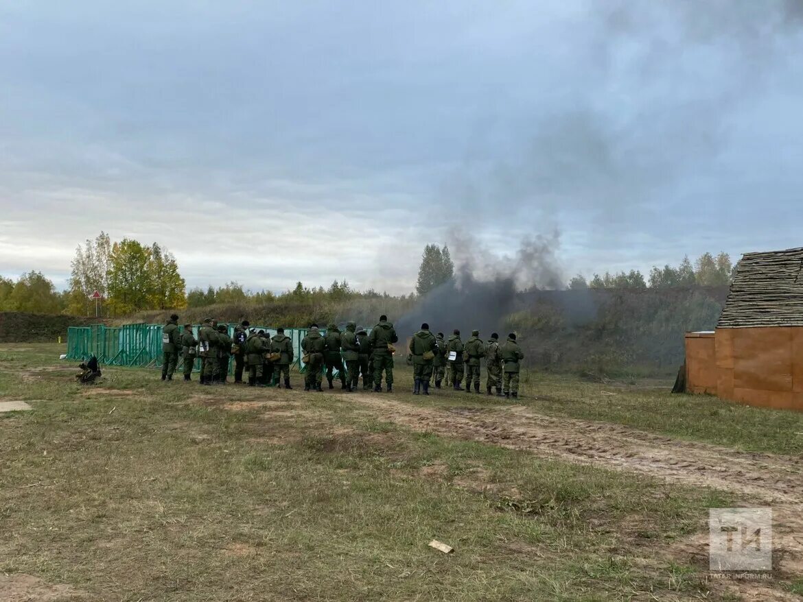 Казань полное видео. Танковый полигон мобилизованные Казань. Полигон танкового училища Казань. Казань танковый полигон стрельбы. Полигон Казанского танкового училища.