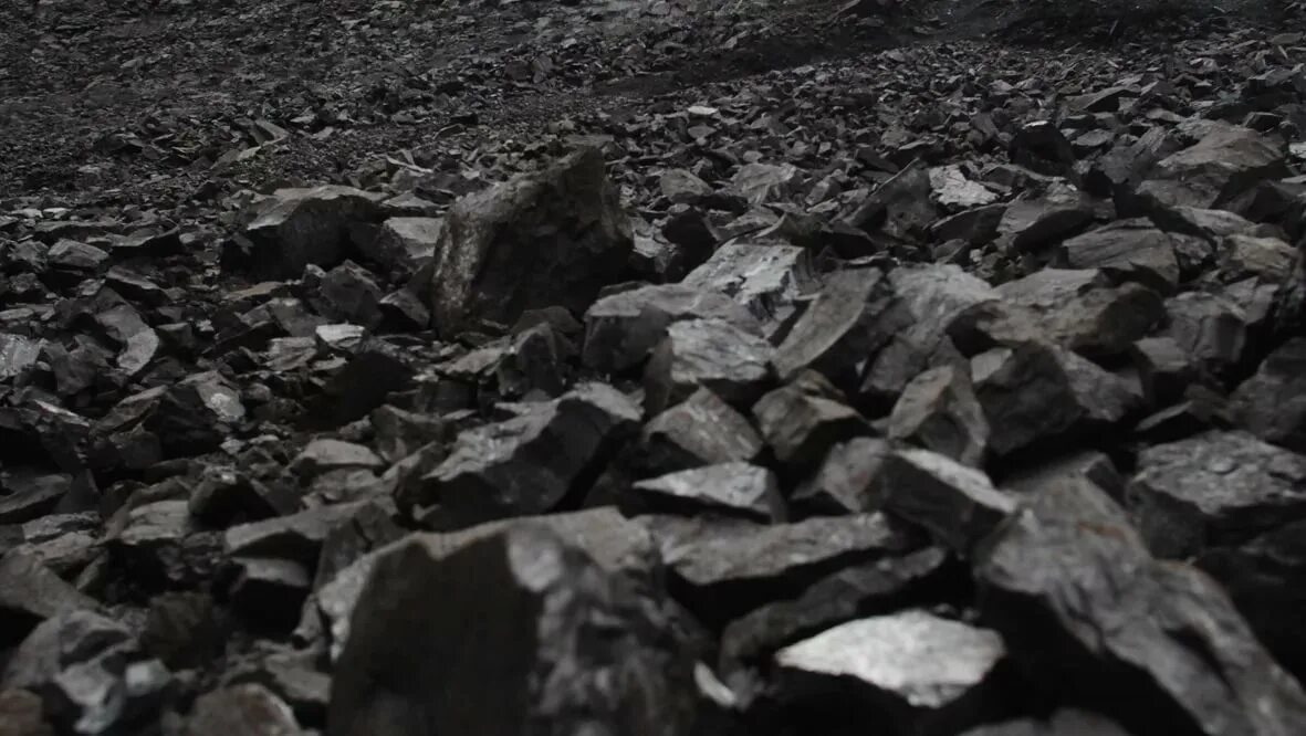 Добавить угля. Каменный уголь красноярский край. уголь бородинский сортовой. бородинский угольный разрез уголь марки. добыча угля красноярский край.