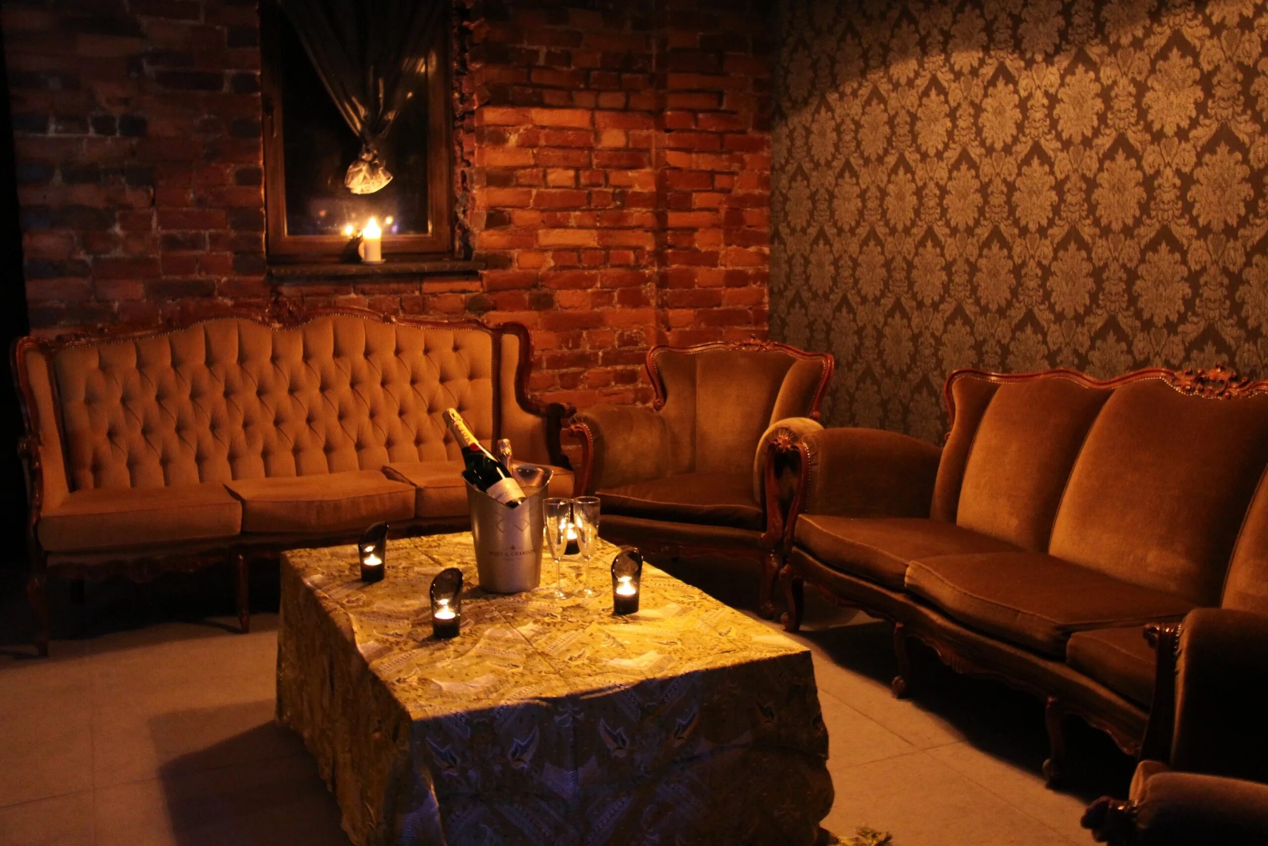 Бар фонг. Прага бар у тигра. Employees only bar. Employees only нью йорк. Таверна барная стойка.