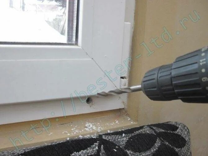 Как сделать отверстие в окне