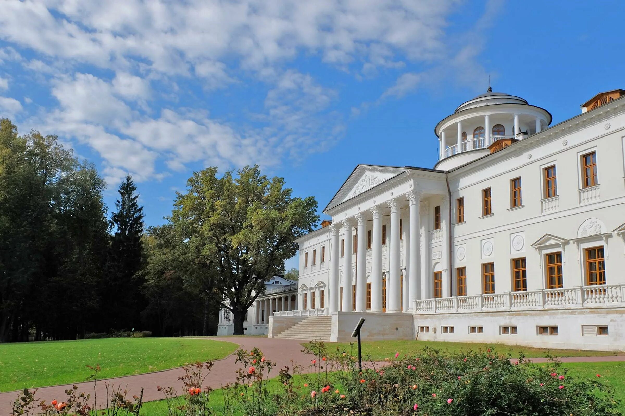 Архангельская усадьба в подмосковье. Царицыно дворцово-парковый ансамбль экскурсии. Усадьба лермонтова середниково. Усадьбы подмосковья экскурсии. Усадьба гончаровых, село ярополец.