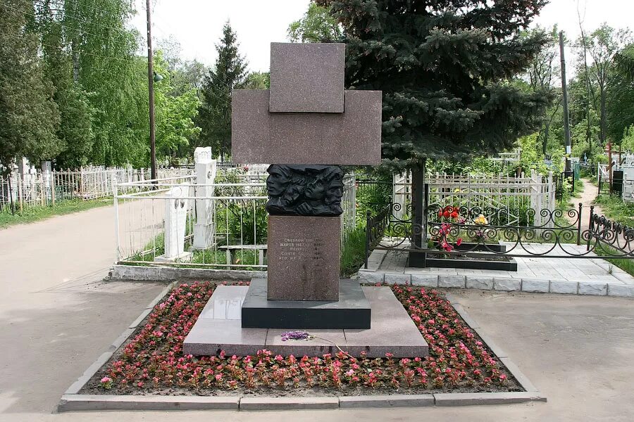 Именно благодаря таланту Пушкина, русский язык поднялся до уровня великого нацио