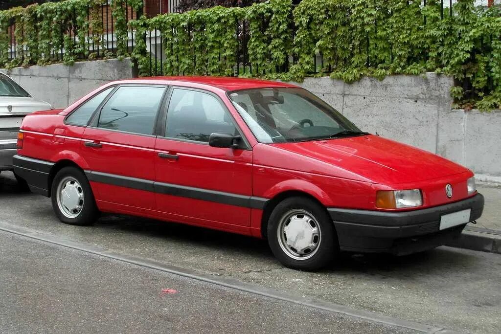 Танк иосиф сталин 3. Фольксваген пассат б3 седан. В3 фото. В3 фото. Volkswagen passat b3 красный.