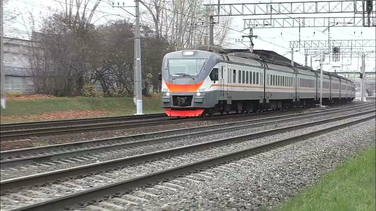 Пригородный поезд. Номер электропоезда. Электропоезда в Подмосковье Демихово. Электропуск эп-2. Электричка правая обь западный